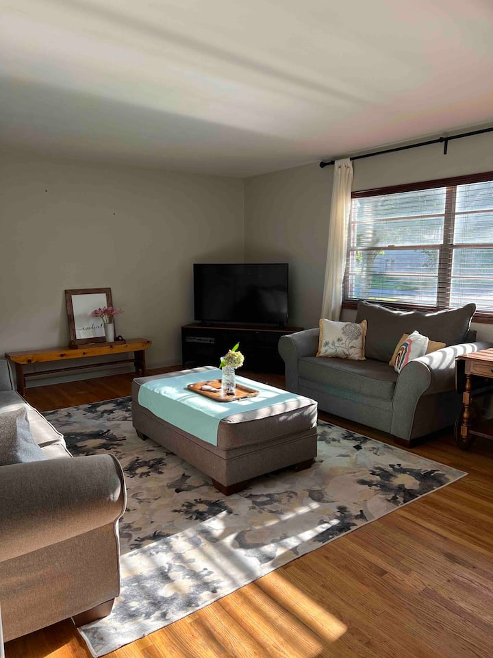 3 Bedroom House - 1 Block From Broad Ripple Ave - Keystone at the Crossing - Indianapolis