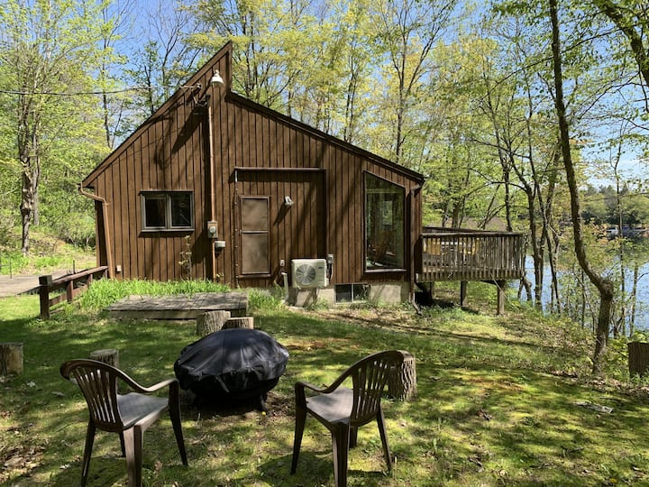 Cook's Chalet on the Upper Rideau - Cottages for Rent in Rideau Lakes,  Ontario, Canada - Airbnb
