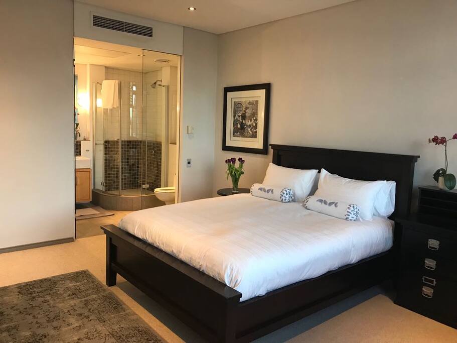 Master bedroom en-suite