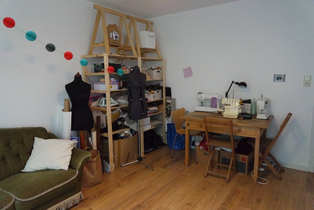 We use our living room as an atelier aswell