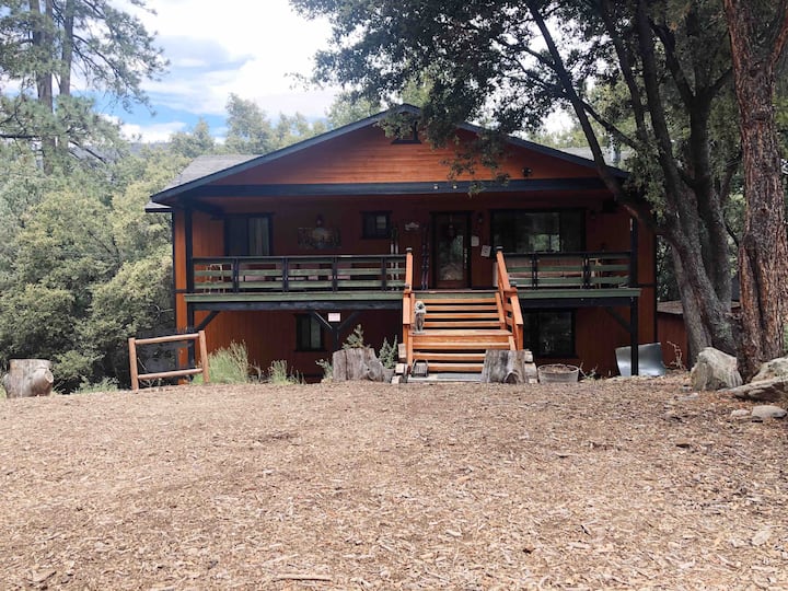 Newly Remodeled Pine Mountain Cabin! Cabins for Rent in Frazier Park