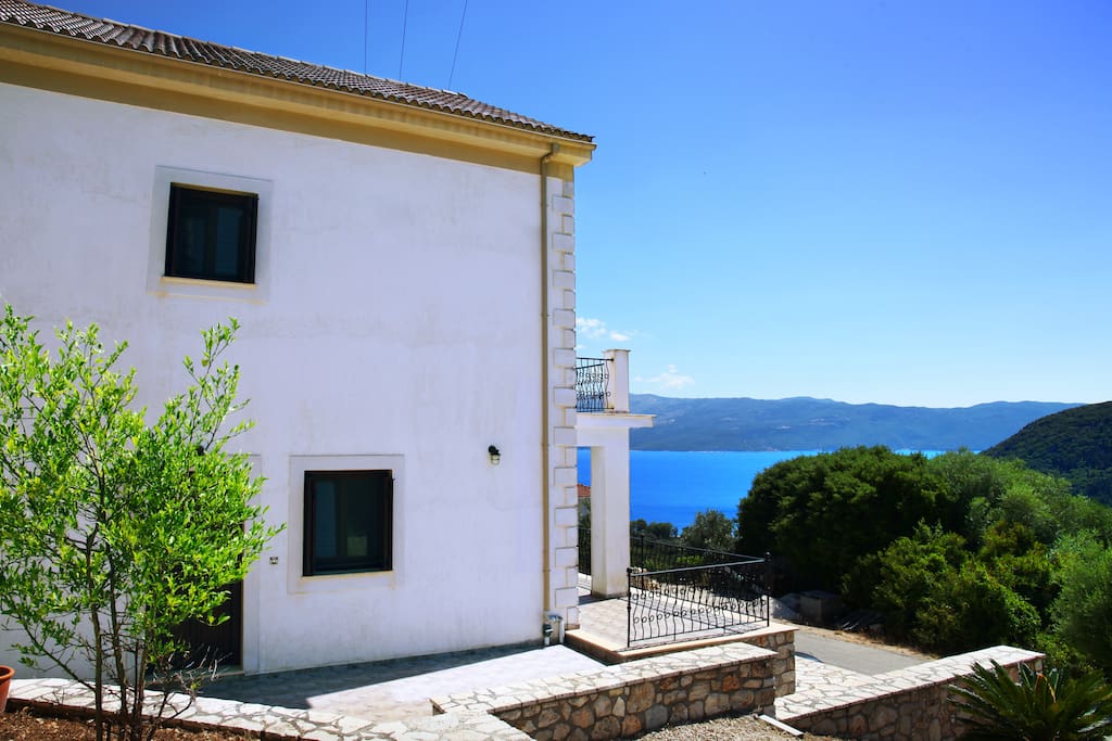 The villa is surrounded by olive trees, seven minutes walk from the beach.