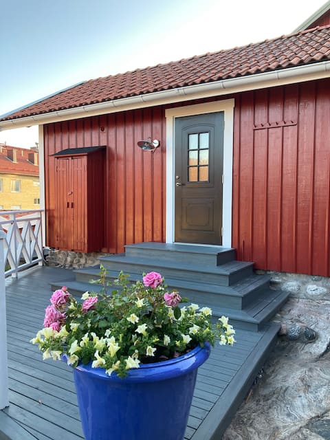 Central accommodation in the middle of Strömstad