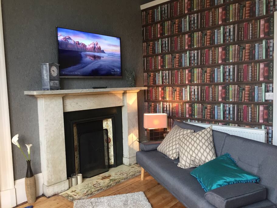 Lounge with sofa bed