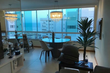 Excelente AP de 2d c/suite e vista mar com infra.