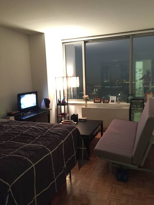 Bedroom (TV + Futon)