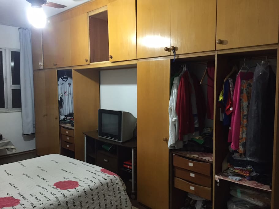 Quarto com duas camas - Bedroom with two beds