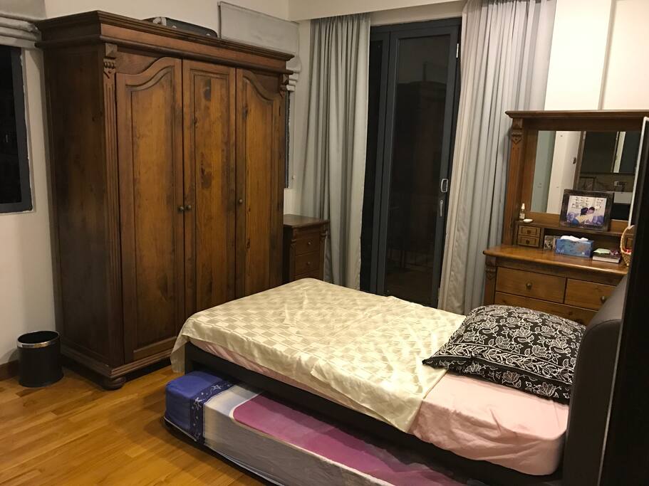 Single bed with pull out bed