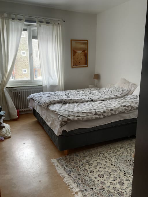 Bed room