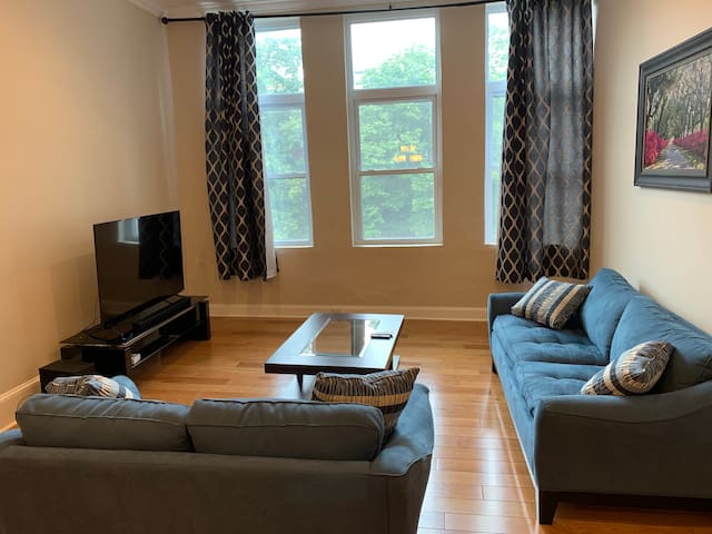 TwinStar In Central Downtown