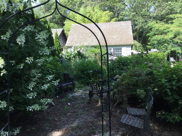 Enchanted cottage in Westhampton New York