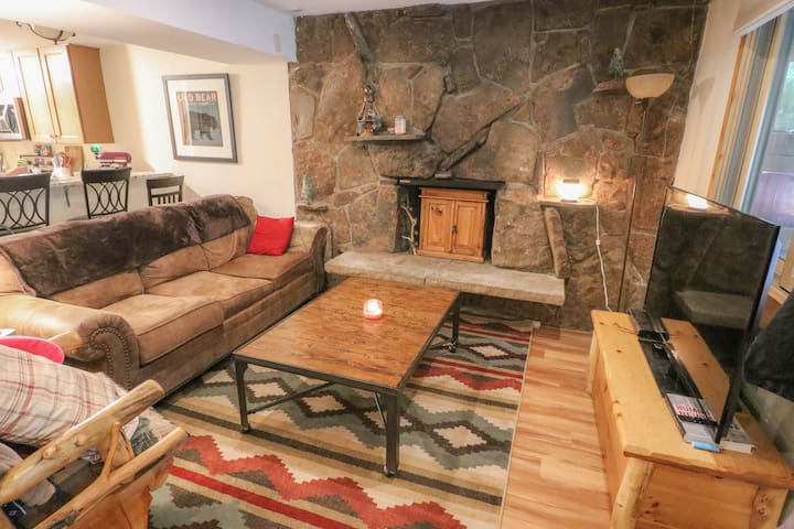 Mountain Cabin 2 Bedroom Sleeps 6 Condominiums For Rent In Vail