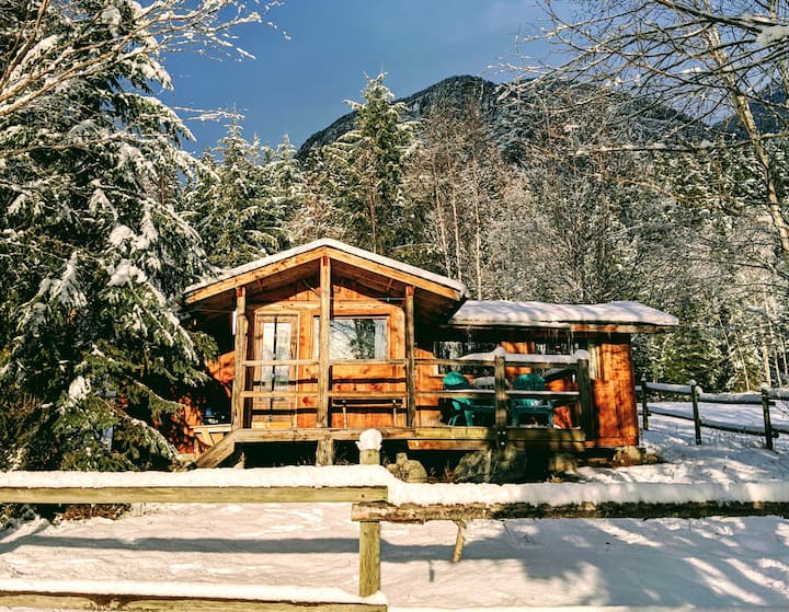 Blaeberry Cabin Cabins for Rent in Golden, British Columbia, Canada