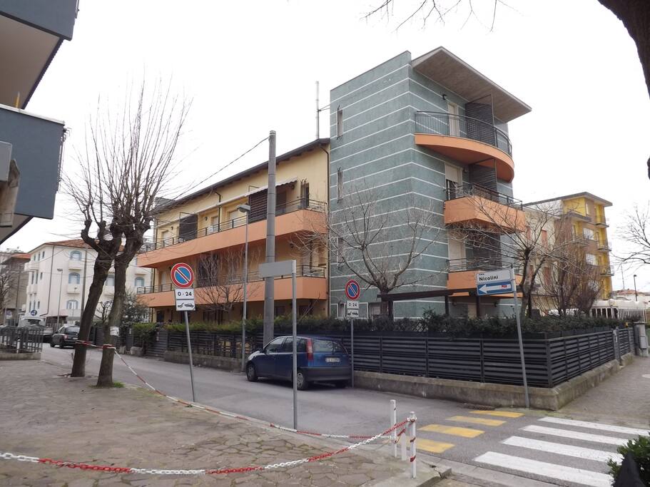 daily view of the building where this apartament is situated