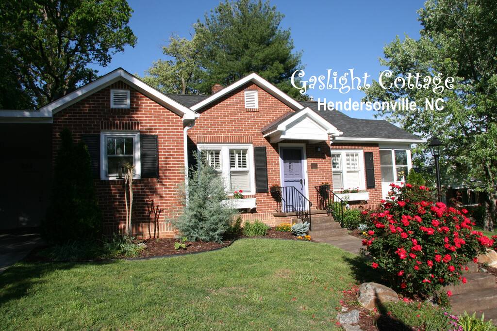 GASLIGHT COTTAGE Downtown Hendersonville Houses for Rent in