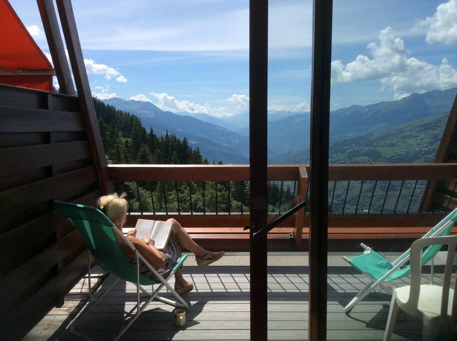 Balcon au soleil du matin au soir.