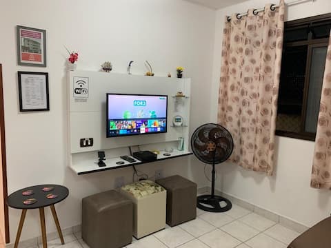 Top performing Airbnb: Apartment on the Beach in the Guilhermina Barato Neighborhood - Cheap in Praia Grande
