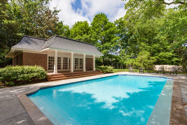 $4M – 9,000ft Belle Meade Estate w/ Pool gallery image 4