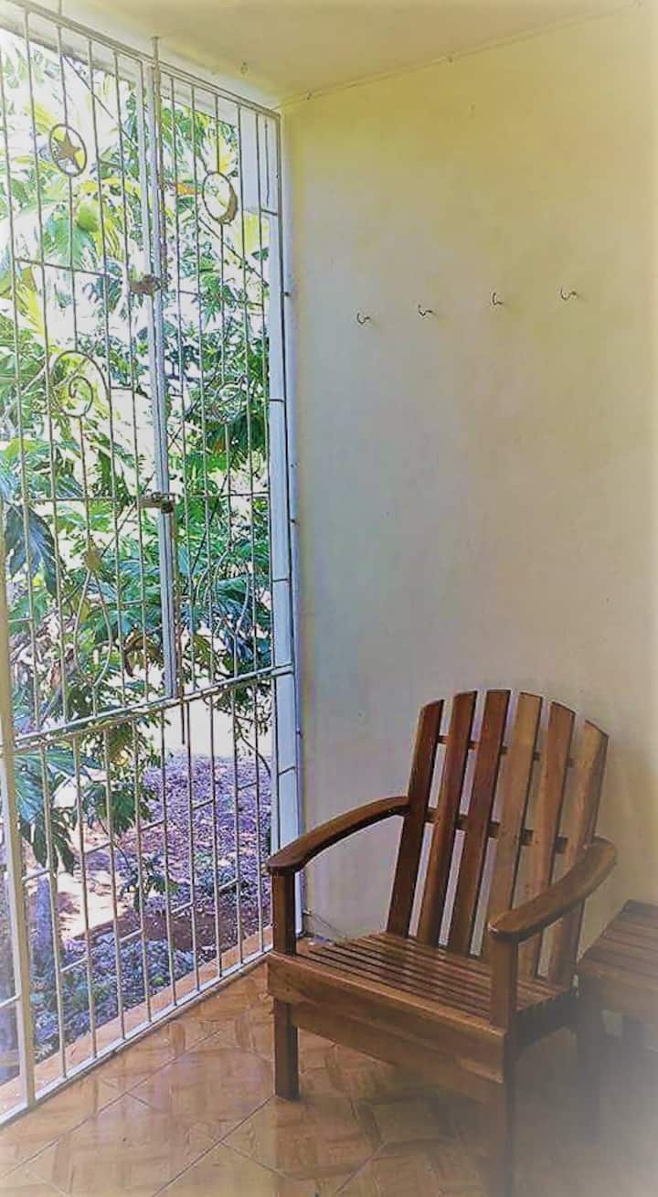 阳台设有门禁，可随时外出安全