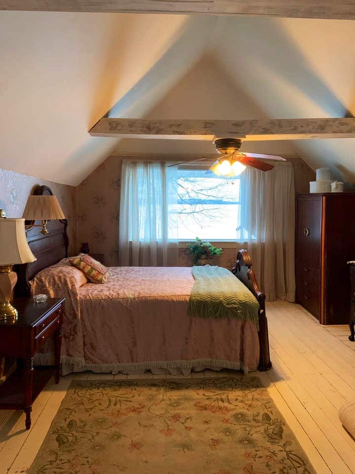 Cozy Waterfront Cottage on Sebasticook Lake - Cottages for Rent in ...