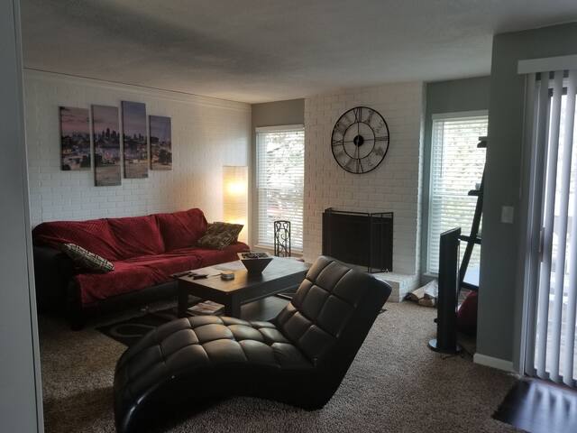 Newly Renovated townhouse