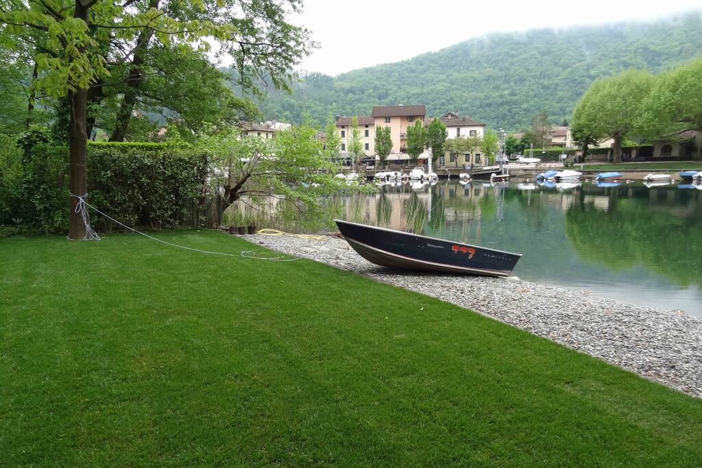 Seegrundstück mit Booten, Lounge und Strand zur Mitbenutzung der Wohnung