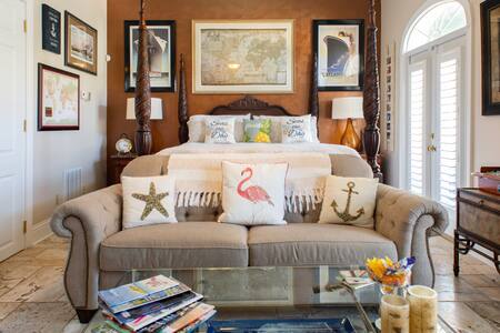 Beautiful Guesthouse with Pool on Private estate