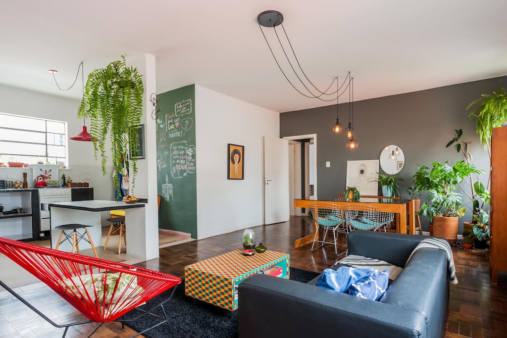 Sala ampla/conjugada com cozinha