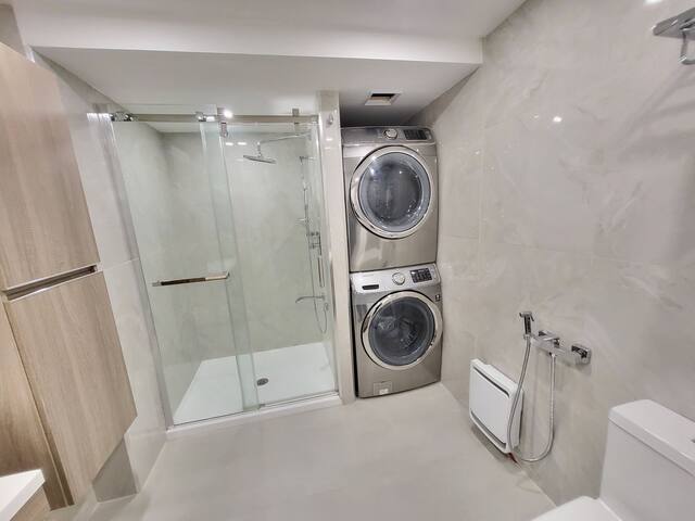 Beautiful House In Montreal City gallery image 2