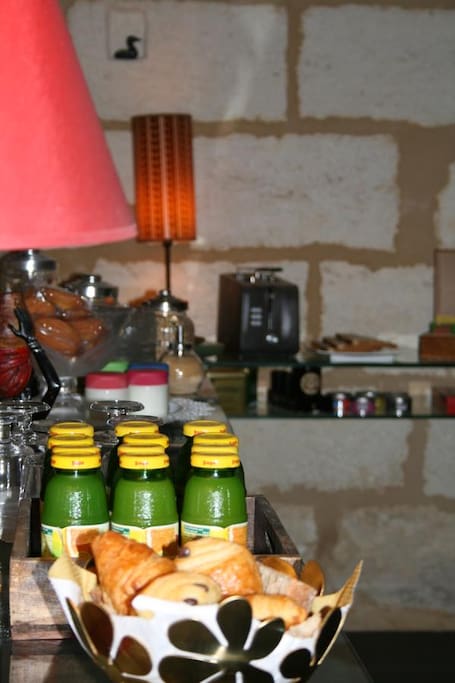 Le petit-déjeuner inclus dans le tarif de la nuit