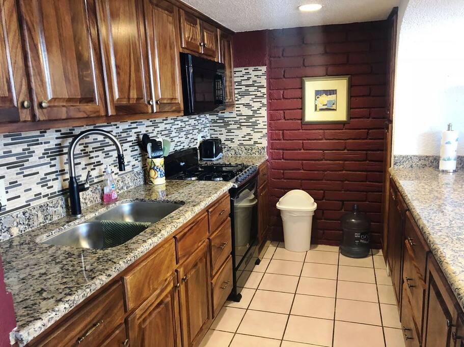 Wonderful new kitchen with granite and tile throughout