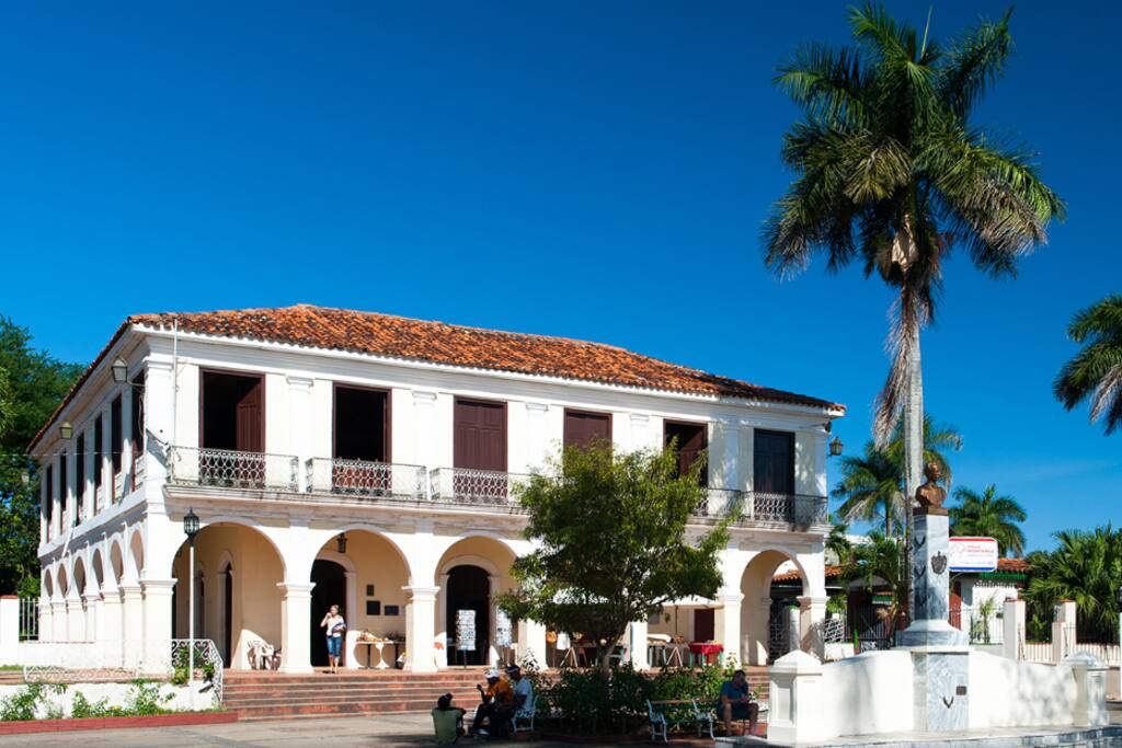 Centro Cultural Polo Montañez