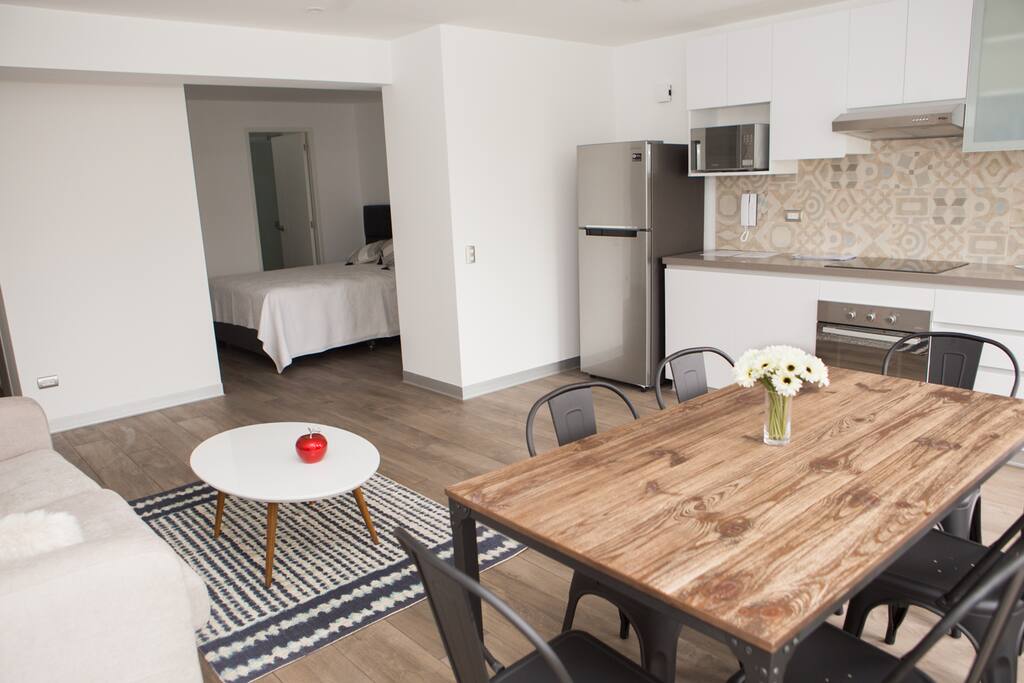 Kithcen & dinnig table