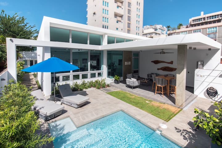 Luxurious and Beautiful Isla Verde beach house