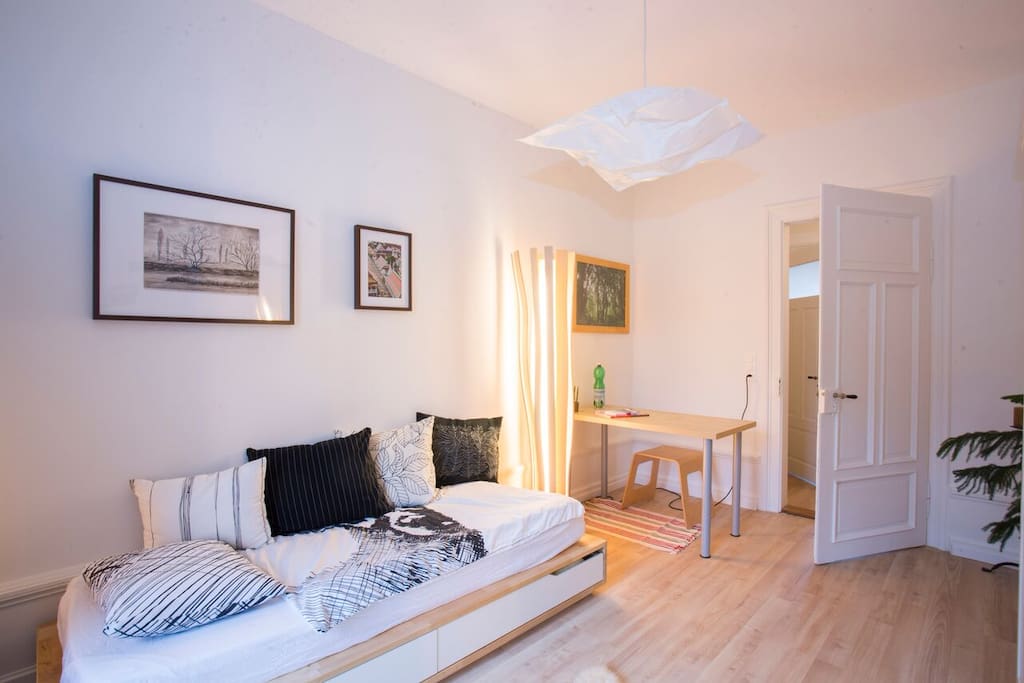 single bed room