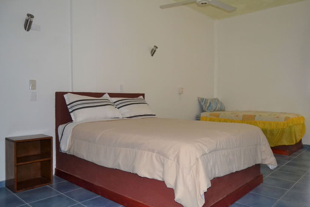 Dormitorio, ¡donde duermen 2, también duermen 3!