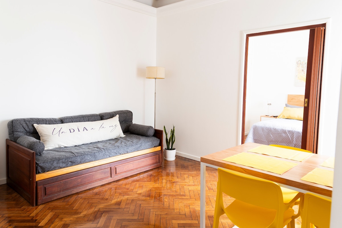 Top Airbnb: Warm and bright on 9 de Julio in Ciudad Autónoma De Buenos Aires