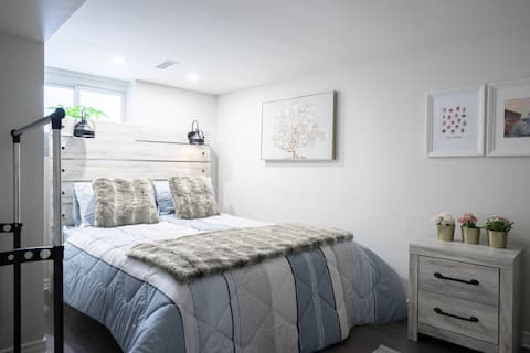 Completely separate unit, safe area, near Hospital