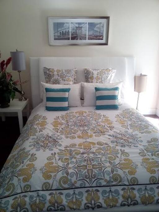 FIRST BEDROOM QUEEN SIZE BED