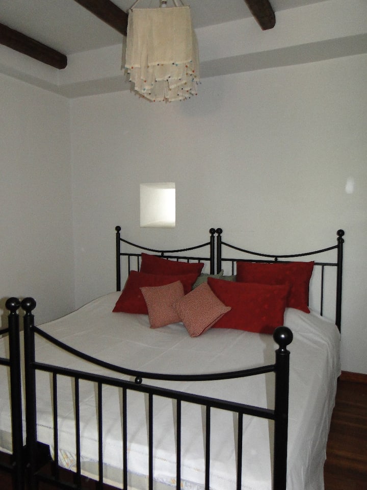 Საძინებელი № 3 პირველ სართულზე