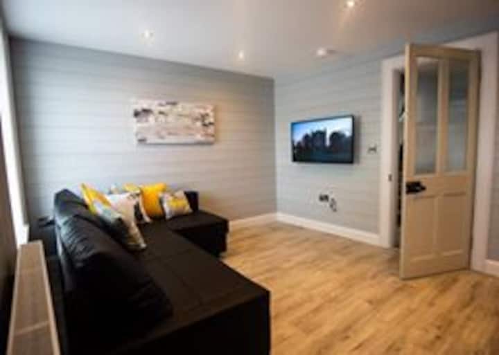 Church Lane Town Centre Warrenpoint Townhouses for Rent in