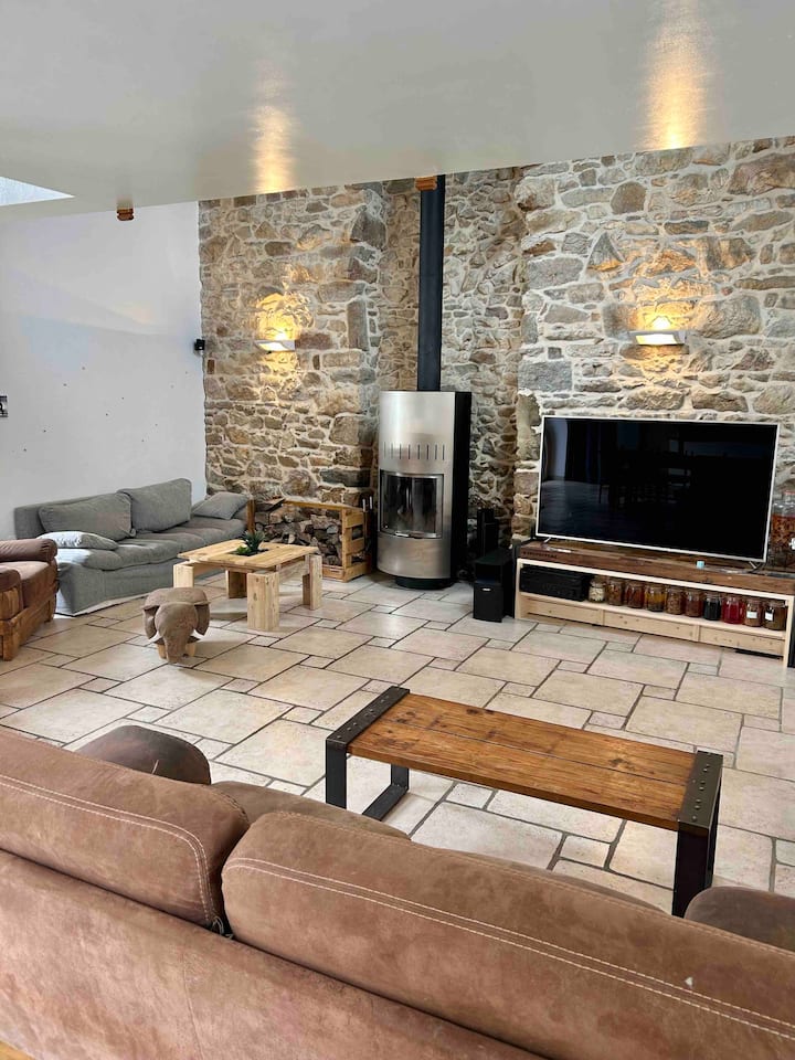 Longère Bretonne Familiale Avec Piscine Chauffée - Moncontour