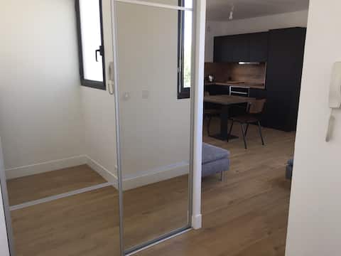 Top performing Airbnb: Apt 2 people, terrace, park, garage, in Arceaux in Montpellier