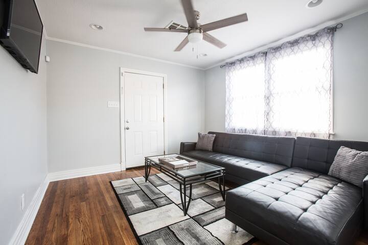 PREMIERE TOURO HOME 3.6 MILES FROM FRENCH QUARTER gallery image 2