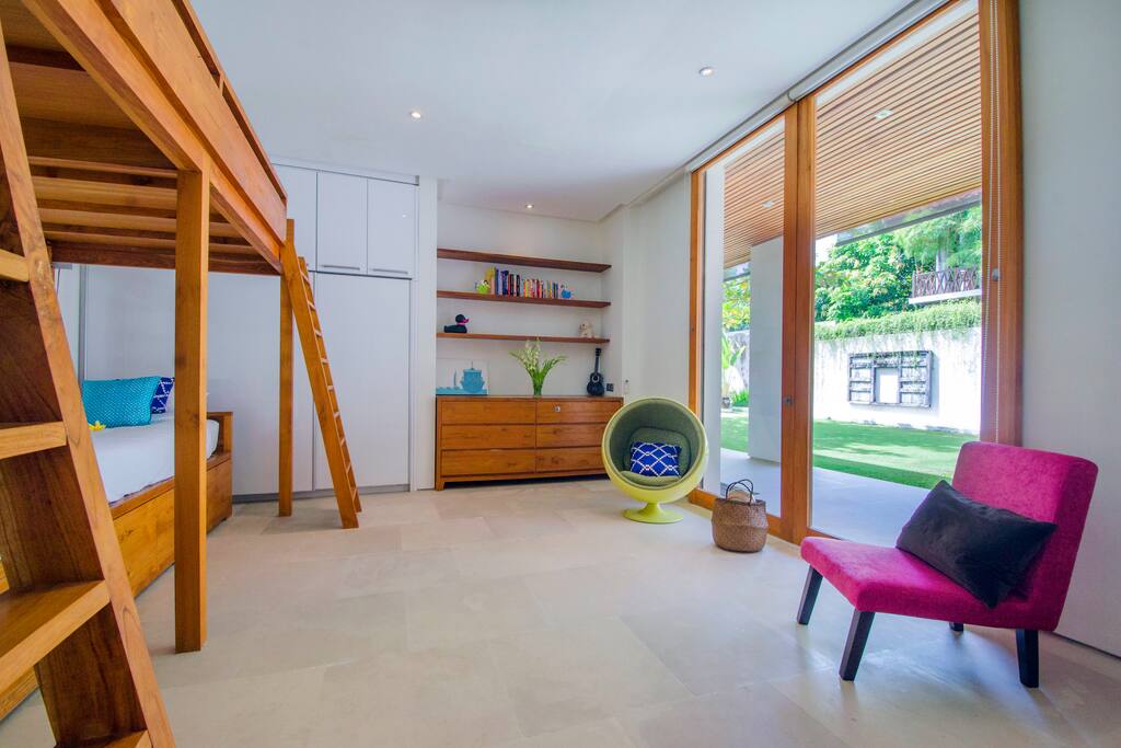 Splendid bedroom with view in your second garden.