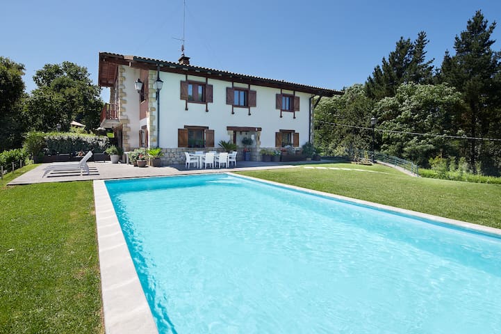 A 20′ de Saint-Sébastien, 1 H Bilbao, 5′ de France