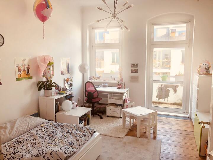 sleepingroom 2 / child's room