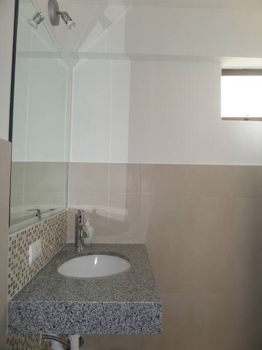 Baño con ducha
