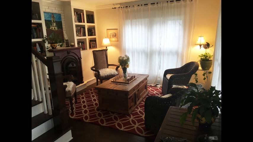 The Holly House gallery image 3