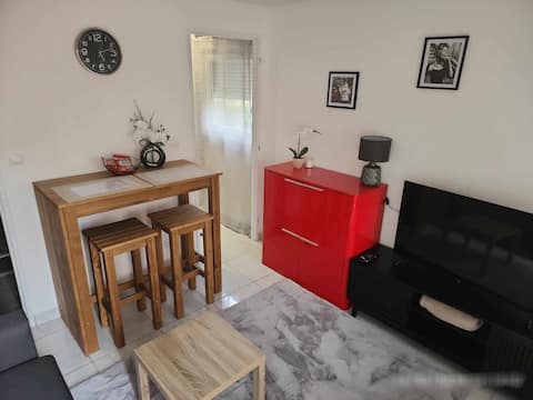 Top Airbnb: T2/downtown * 10 min Bus station * à Bourgoin Jallieu